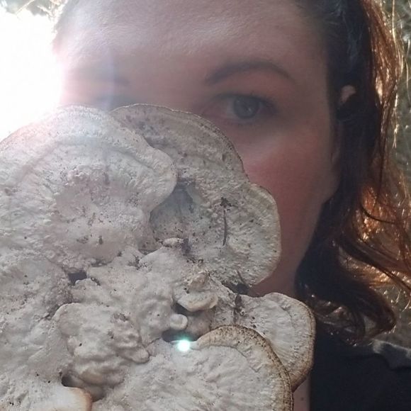 Meet your Posher, April - Picture 1 of 1